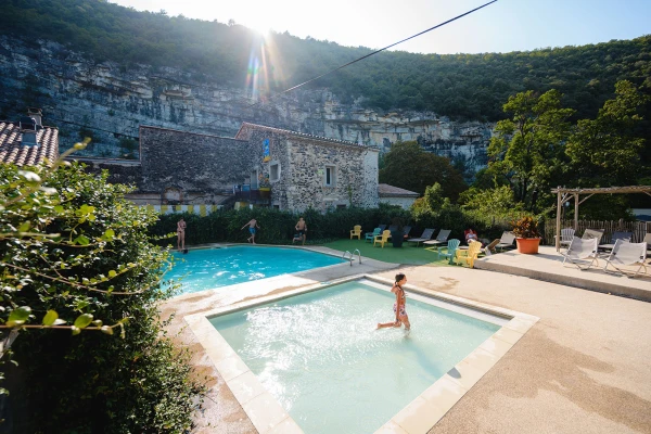 medrose-camping-kleinere-zwembaden