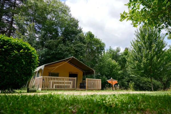 Camping Lestaubière - Wood 6p. zijaanzicht
