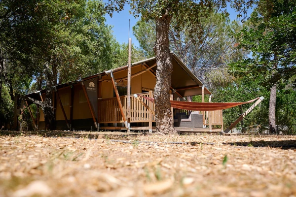camping-leï-suves-nomad-zijaanzicht
