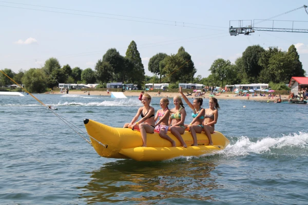 camping-betuwestrand-meer-banaan