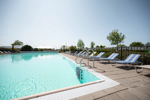 camping-de-molenhoek-zwembad